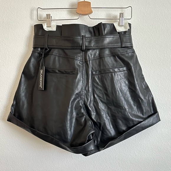 Blank NYC Black Faux Leather High Waisted Paperbag Shorts Size 29 - Picture 3 of 11